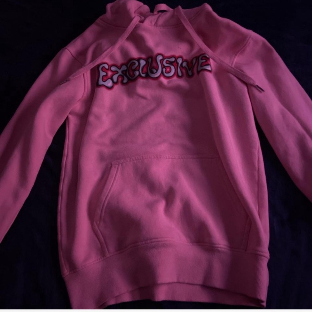 Pink exsclusive hoodie.